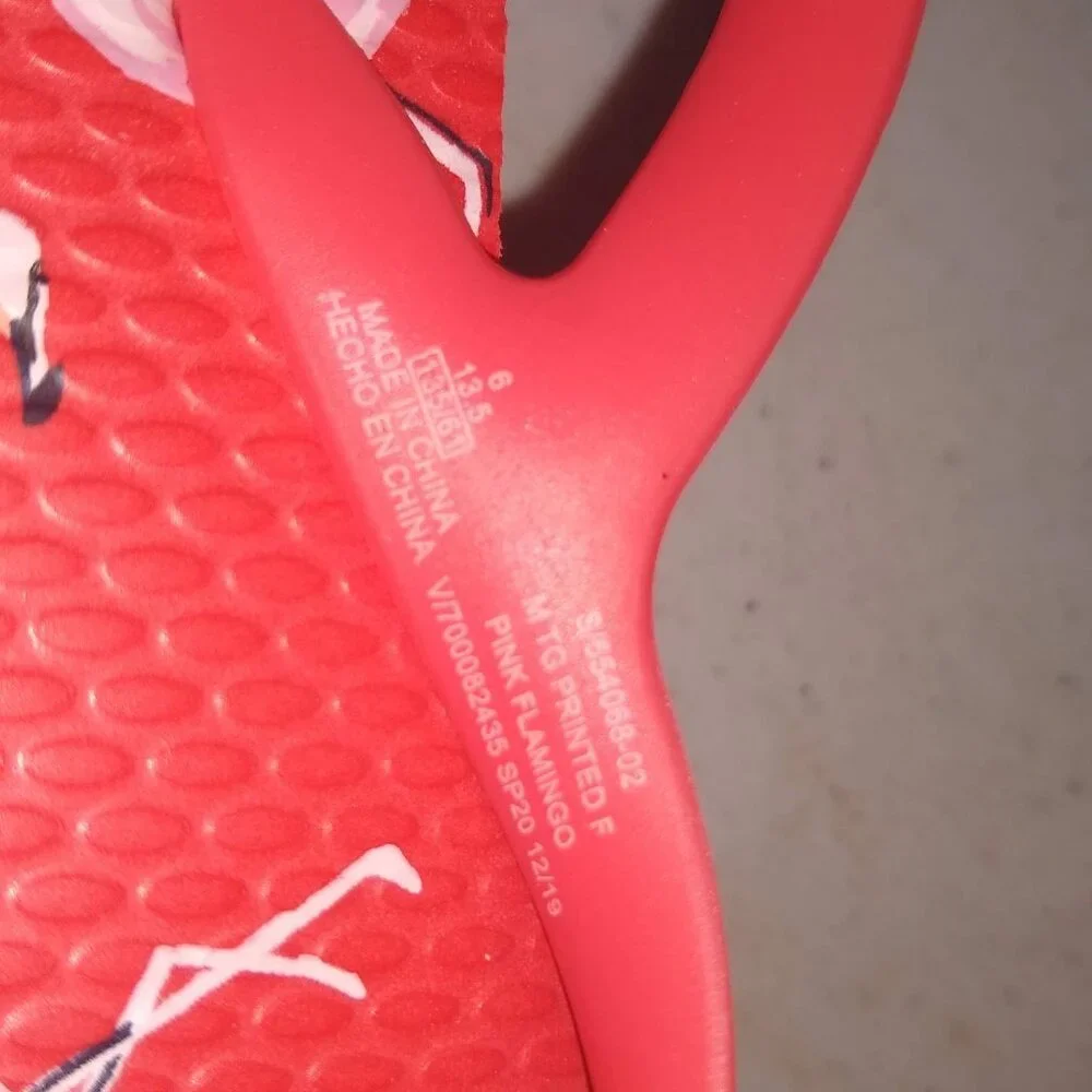 Old Navy Flip Flop/sandal strapped Flamingo design size 6 New